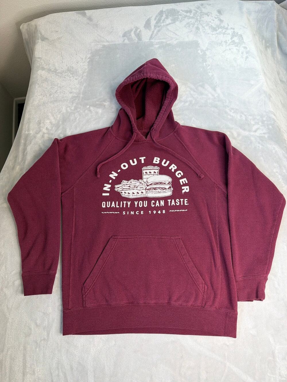 In-N-Out Burger Maroon "Quality You Can Taste" Fleece Hoodie Size Medium